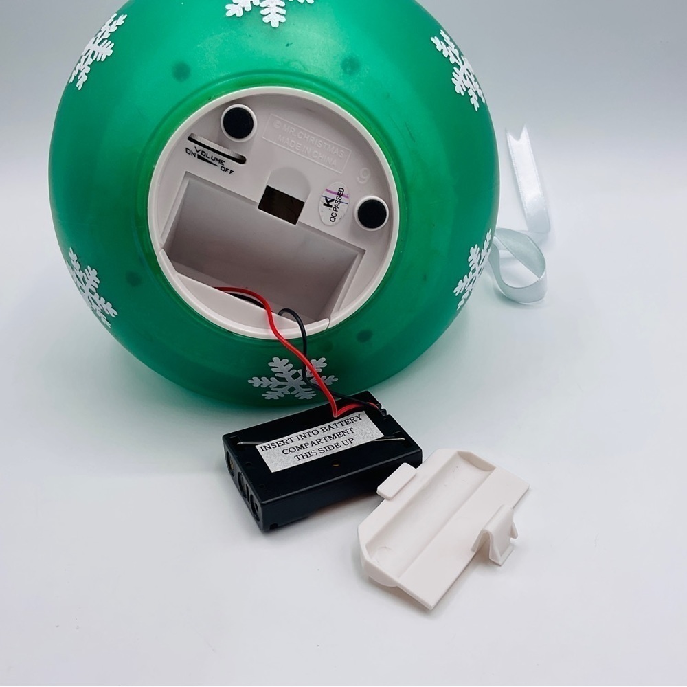 Mr. Christmas Large Ornament Animated Lighted Musical Original Box Hanging Green - Picture 11 of 16